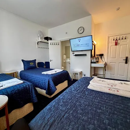 Jubilee Hotel Victoria London Exterior photo