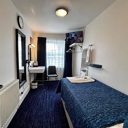 Jubilee Hotel Victoria London Exterior photo