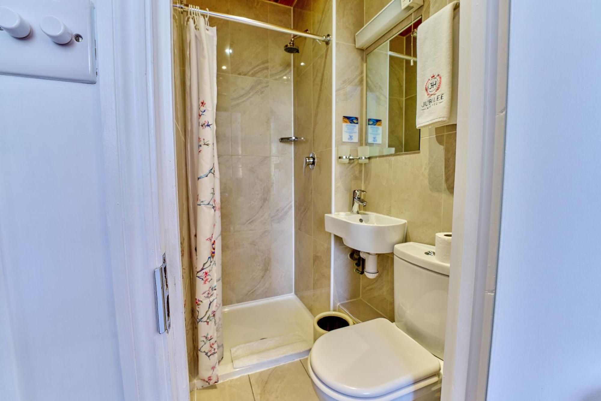 Jubilee Victoria Hotel 3*